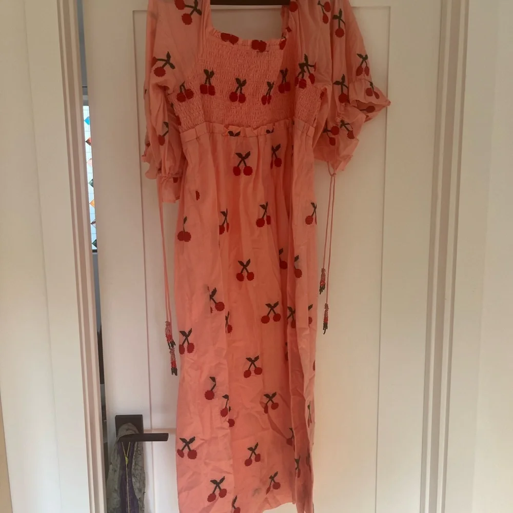 FARM Rio Cherry Print Pink Dress - Picture 2 of 2